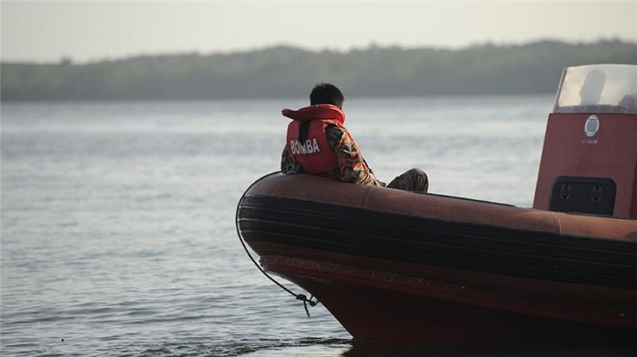 Nine Indonesians dead, 29 missing  after boat capsizes off Malaysia